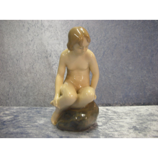 Girl on stone no 4027, 15 cm, RC-3