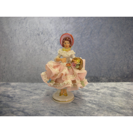 Porcelain with lace, Girl with hat, 10 cm, Dresden
