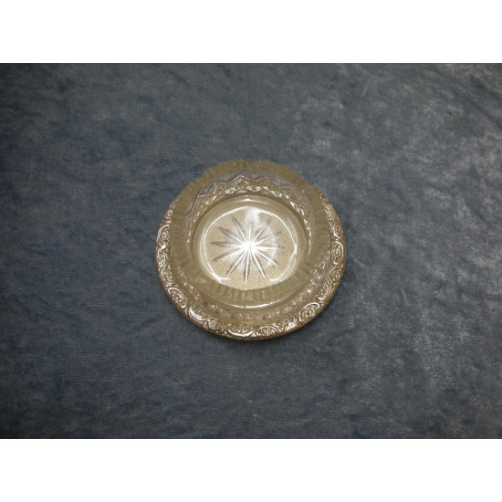 Salt cellar on silver-plated dish, 2.2x7.4 cm