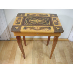 Sewing table with marquetry and music box, h42x37x27 cm