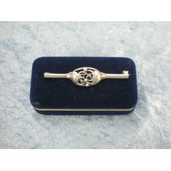 Silver brooch with oval decoration, 1.4x6 cm