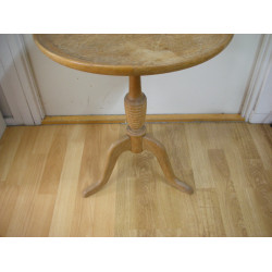 Small wooden table on 3 legs, 53x43 cm