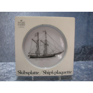 Holmegaard Skibsplatte i glas i æske, 1983 Slettopskonnert, Isefjord, 19.5 cm