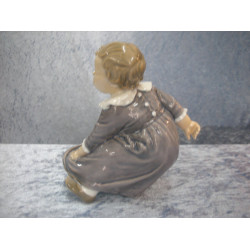 Baby / Pige rør ved kjolekanten nr 1995, 13 cm, Bing & Grøndahl